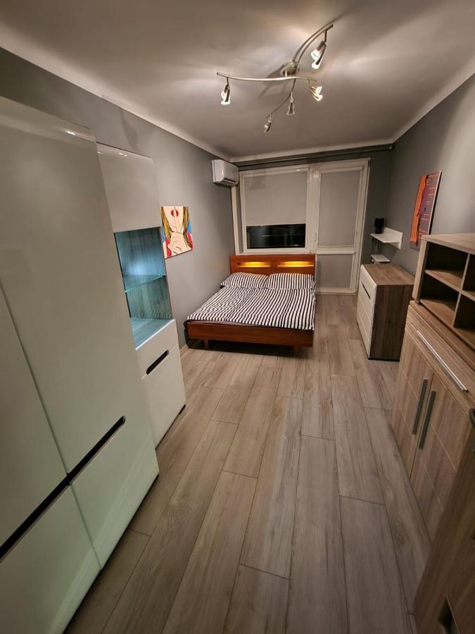 Апартаменти Luxury Aparments Klimatyzacja Z Prywatnym Parkingiem Радом Екстер'єр фото